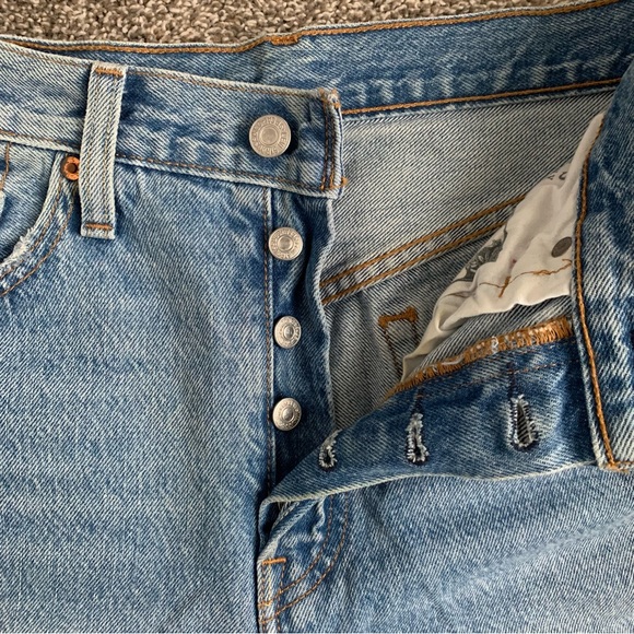 LEVIS 501 distressed short “skinny” jeans - Picture 9 of 9